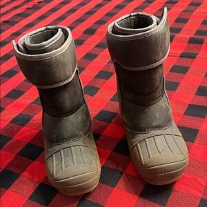 Cat & Jack Kids' Charcoal and Taupe Boots